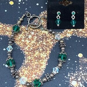 Chic Green and Silver Bracelet with Earrings